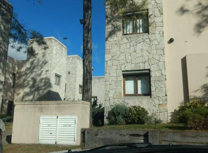 Departamento · 60m² · 2 Ambientes · 1 Cochera
