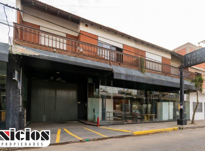 Local comercial · 240m²