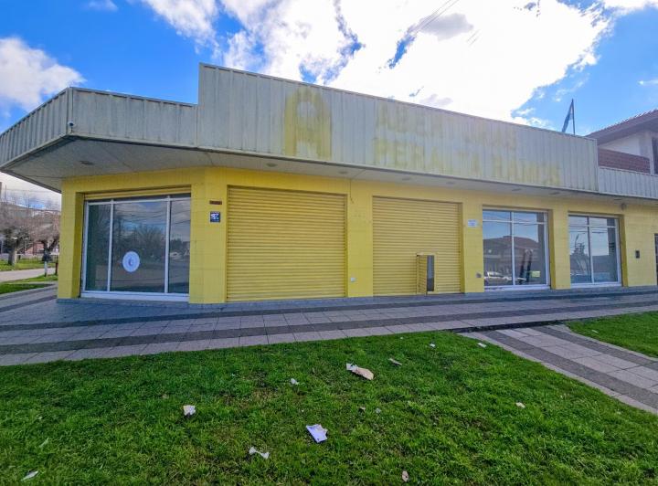 Local comercial · 170m² · 3 Cocheras