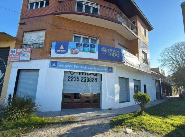Local comercial · 130m² · 3 Ambientes