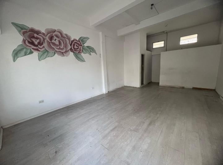 Local comercial · 77m² · 2 Ambientes