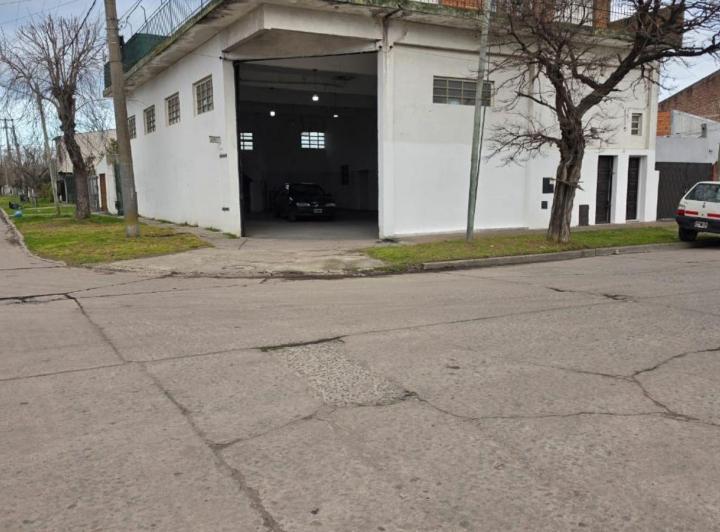 Bodega-Galpón · 200m²