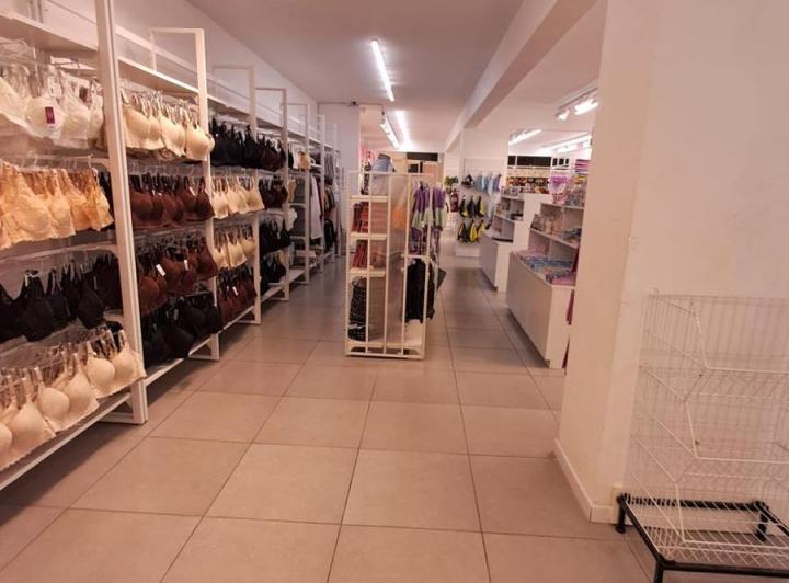 Local comercial · 1100m²