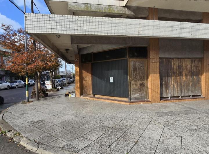 Local comercial · 115m²