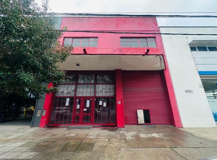 Local comercial · 710m²