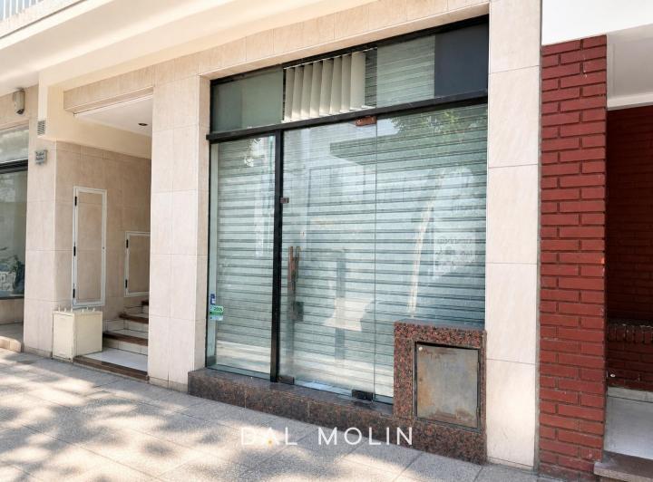 Local comercial · 64m²