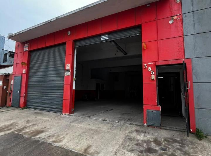 Bodega-Galpón · 300m²