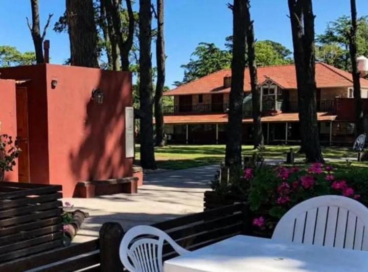 Hotel · 3500m² · 22 Ambientes