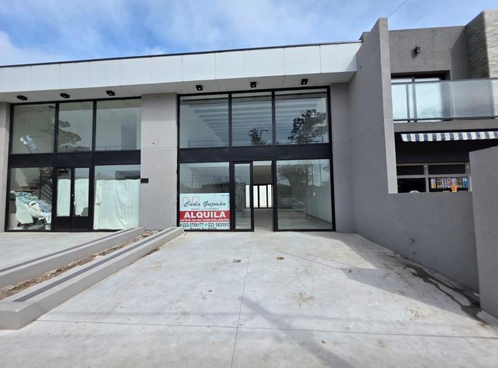 Local comercial · 165m²