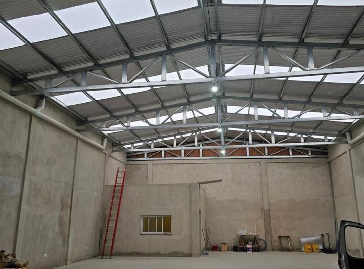 Bodega-Galpón · 242m² · 2 Cocheras