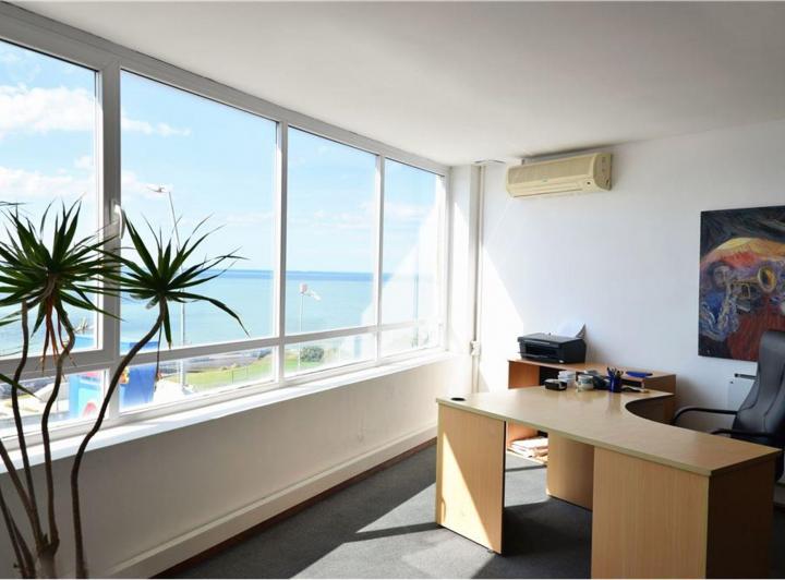 Oficina comercial · 494m²