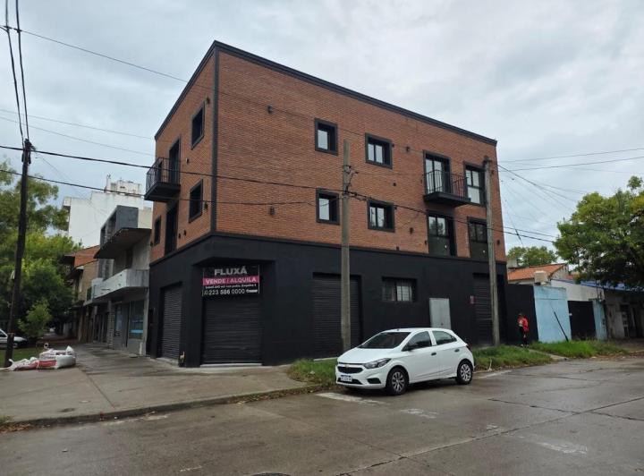 Local comercial · 136m²