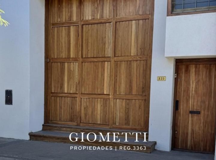 Bodega-Galpón · 240m²