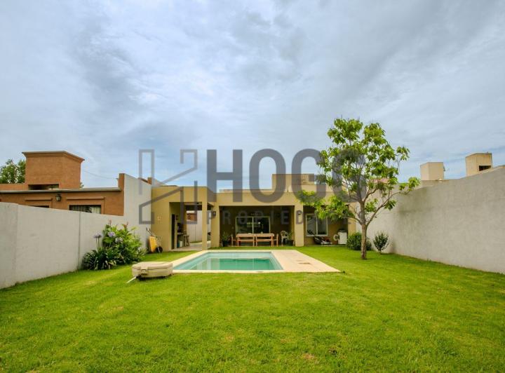 Casa · 100m² · 3 Ambientes · 2 Cocheras