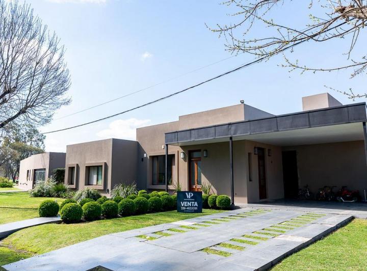 Casa · 225m² · 5 Ambientes