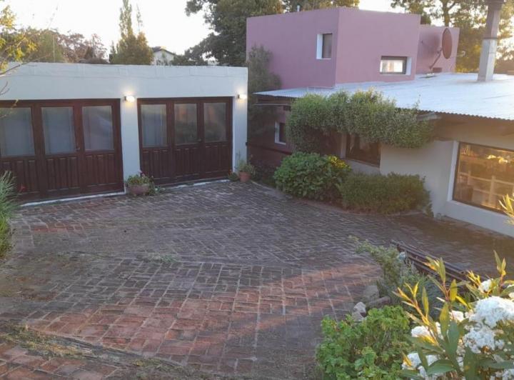 Casa · 174m² · 6 Ambientes · 1 Cochera