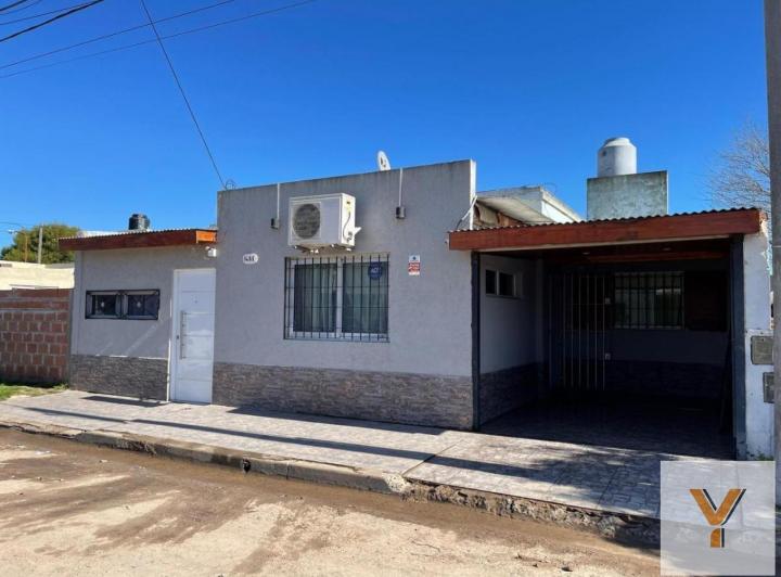 Casa · 140m² · 6 Ambientes · 2 Cocheras