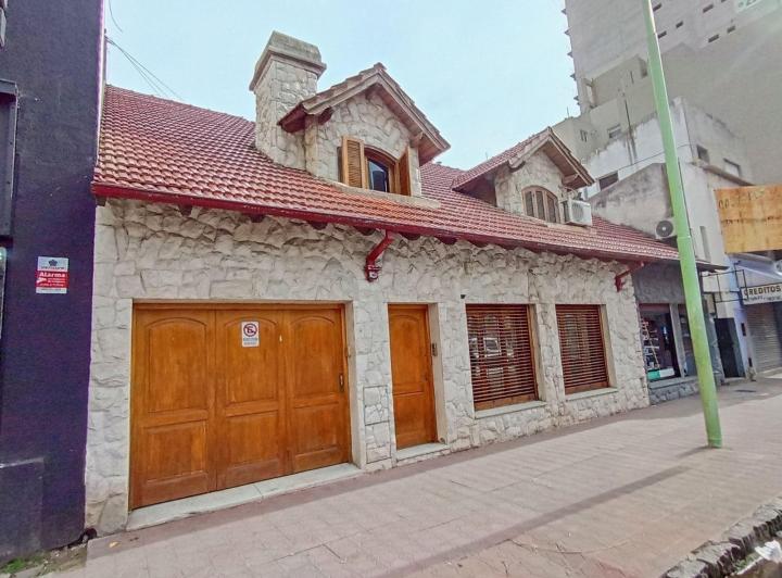 Casa · 100m² · 5 Ambientes · 1 Cochera