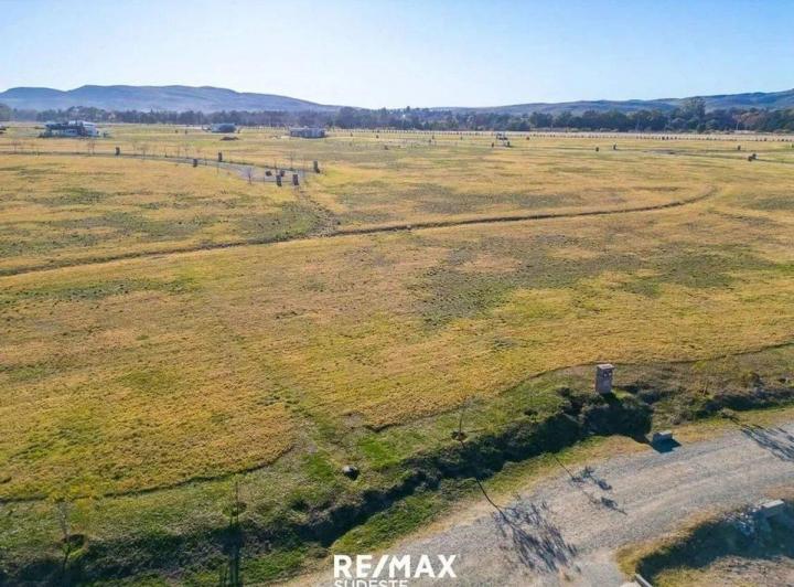 Terreno · 907m²