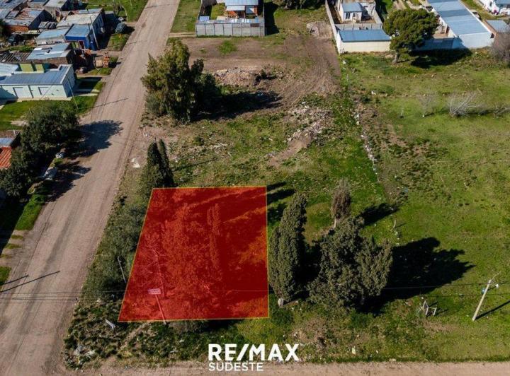 Terreno · 296m²