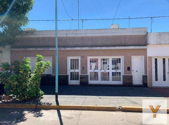 Casa · 205m² · 5 Ambientes · 1 Cochera