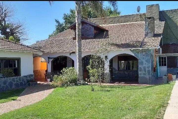 Casa · 175m² · 5 Ambientes · 1 Cochera