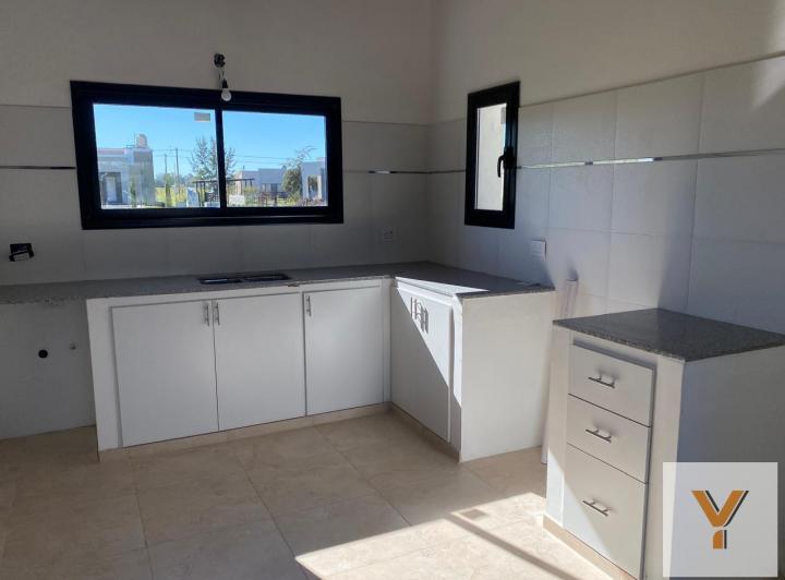 Casa · 163m² · 4 Ambientes · 1 Cochera
