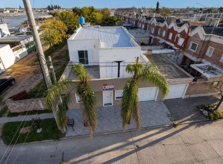 Casa · 190m² · 8 Ambientes · 1 Cochera