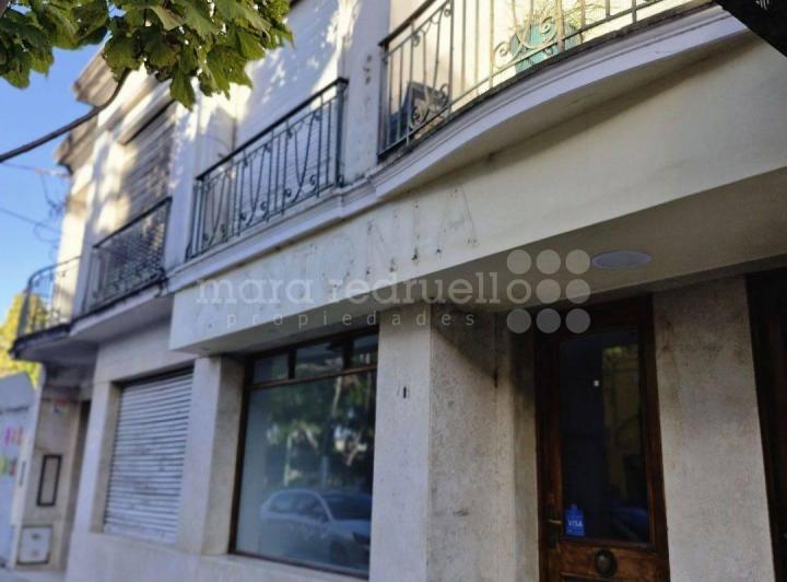 Casa · 190m² · 6 Ambientes · 1 Cochera