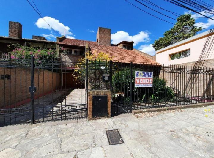 Casa · 254m² · 5 Ambientes · 1 Cochera