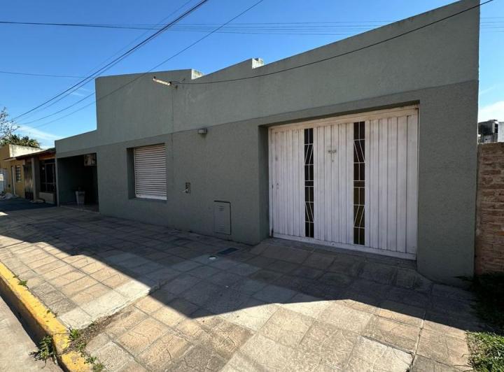 Casa · 182m² · 6 Ambientes · 1 Cochera
