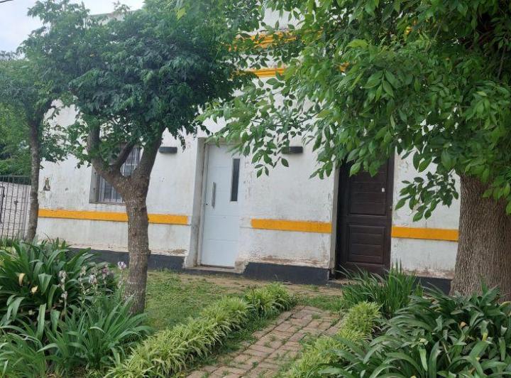 Casa · 80m² · 5 Ambientes · 1 Cochera