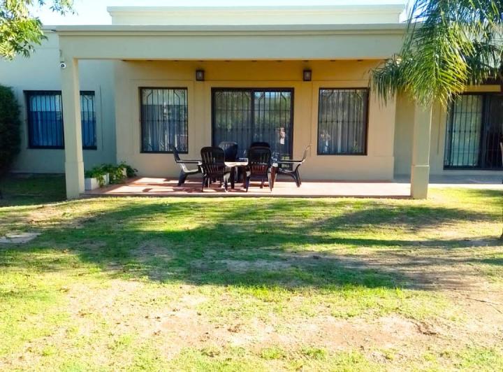 Casa · 157m² · 5 Ambientes · 2 Cocheras