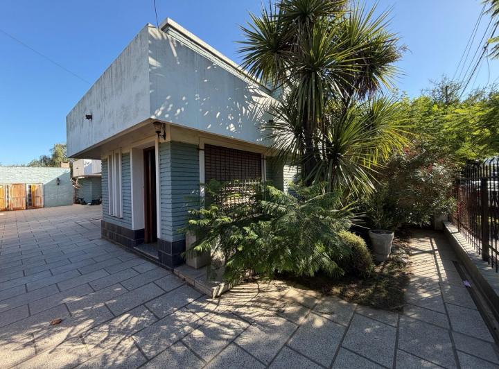 Casa · 140m² · 4 Ambientes · 1 Cochera