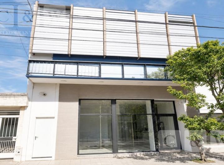 Local comercial · 236m²