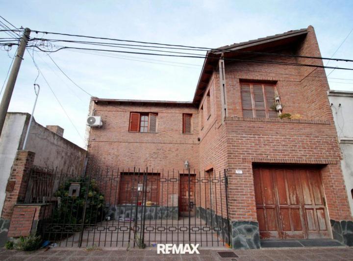 Casa · 205m² · 5 Ambientes · 1 Cochera