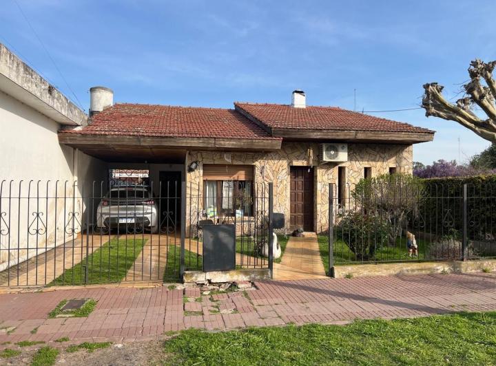 Casa · 233m² · 5 Ambientes · 1 Cochera