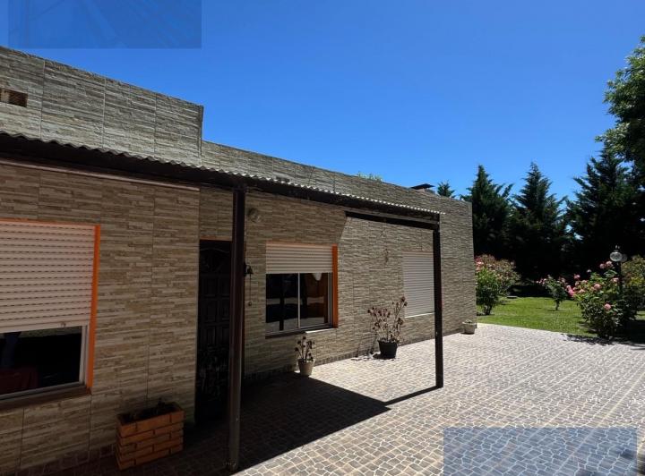 Casa · 80m² · 5 Ambientes · 1 Cochera