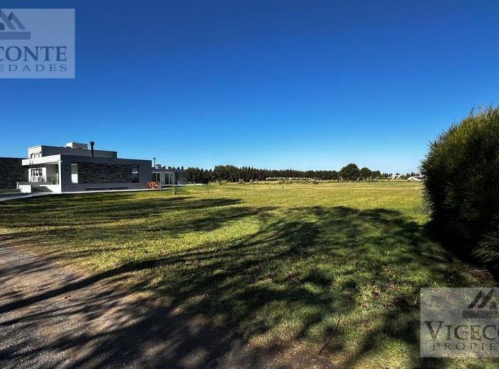 Terreno · 1661m²