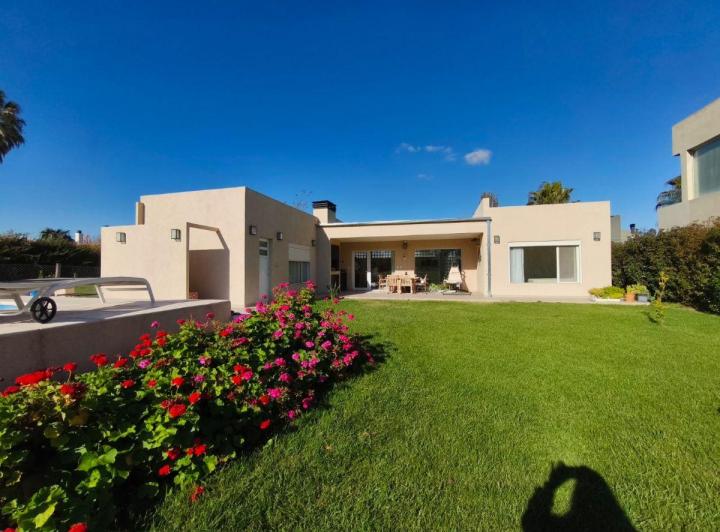 Casa · 160m² · 3 Ambientes