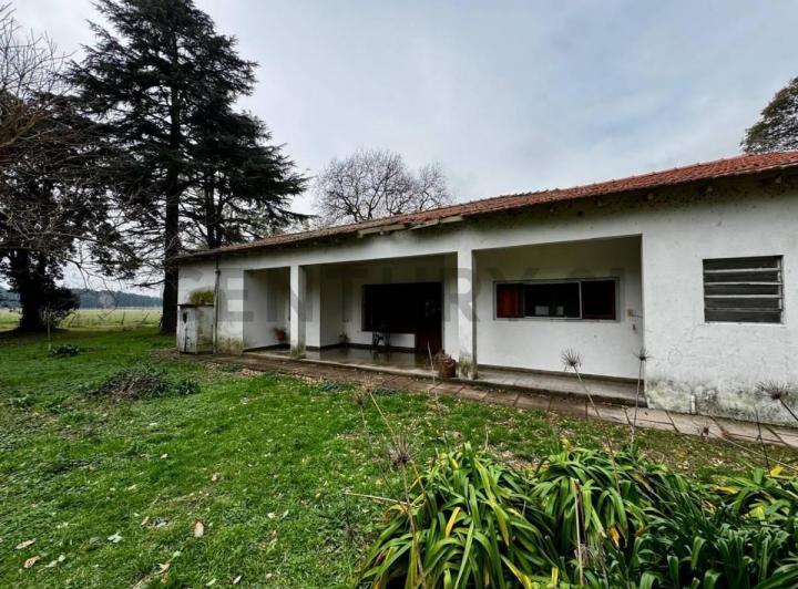 Campo · 850m² · 7 Ambientes · 1 Cochera