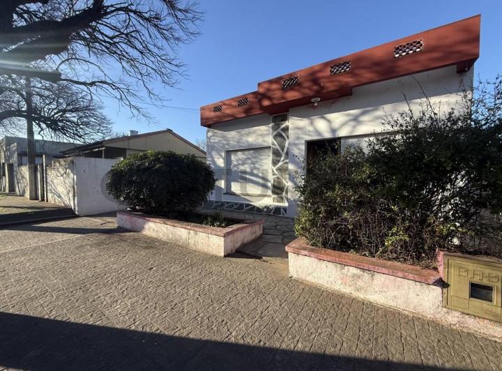 Casa · 140m² · 4 Ambientes · 2 Cocheras