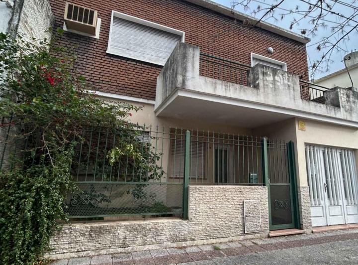 Casa · 189m² · 4 Ambientes · 1 Cochera