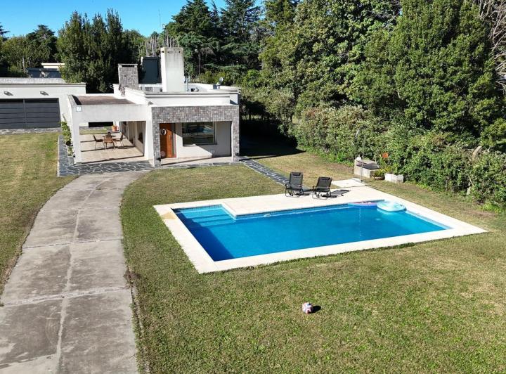 Quinta vacacional · 160m² · 5 Ambientes · 2 Cocheras