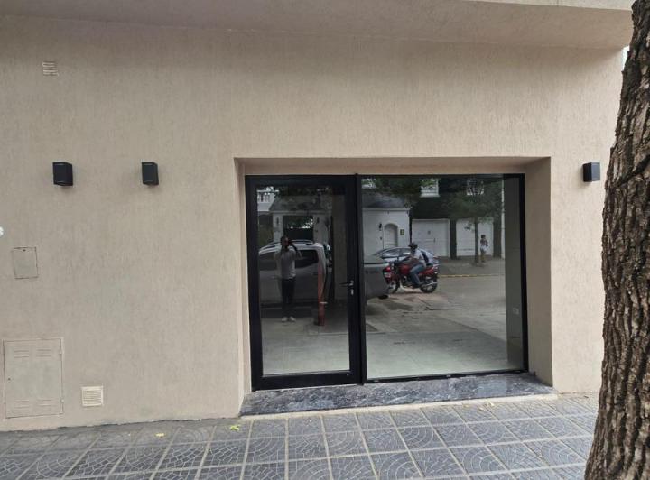 Local comercial · 100m² · 3 Ambientes