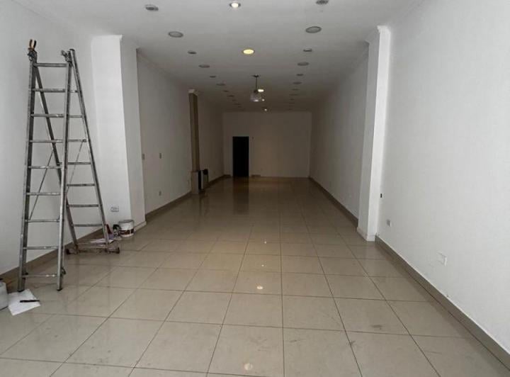 Local comercial · 110m²