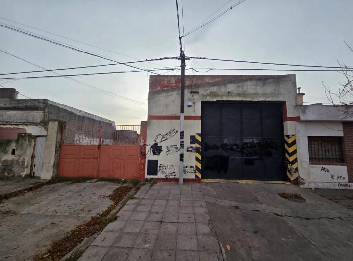 Bodega-Galpón · 150m² · 1 Ambiente · 4 Cocheras