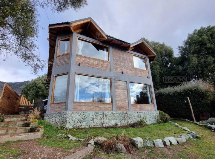 Casa · 211m² · 5 Ambientes