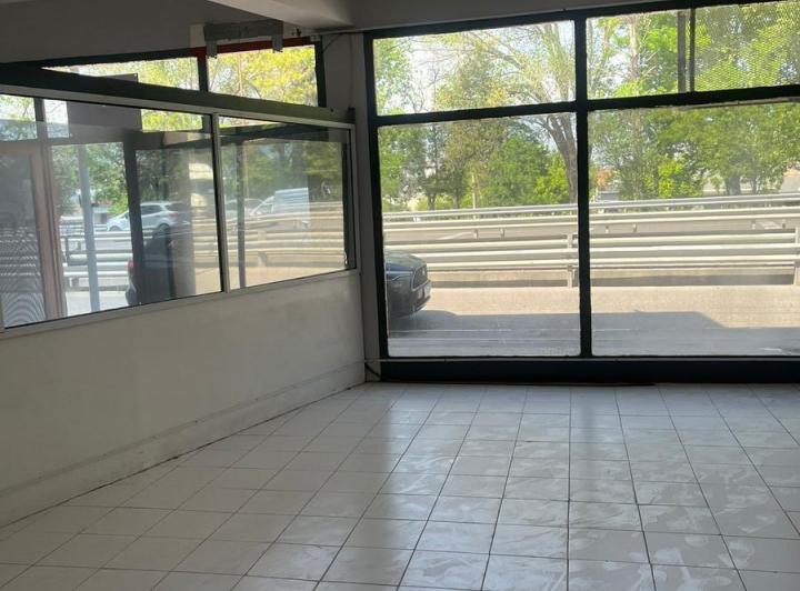 Local comercial · 64m² · 2 Ambientes