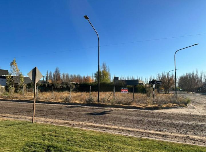 Terreno · 1044m²